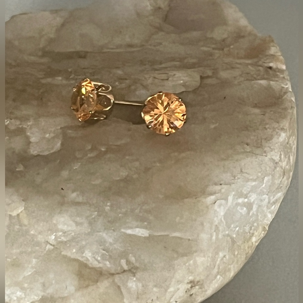 Genuine Citrine Crystal Gemstone Round Cut 7mm Stud Earrings Gold Setting -New - Picture 6 of 15